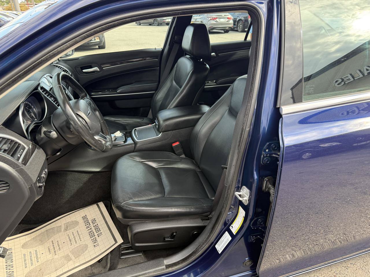 Used 2016 Chrysler 300 Limited RWD image 8