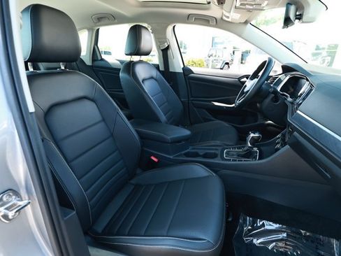 Used 2022 Volkswagen Jetta SE FWD image 29