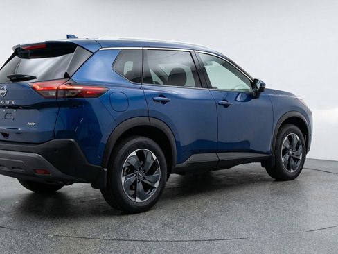 Used 2025 Nissan Rogue SV image 9