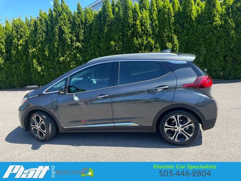 Used 2017 Chevrolet Bolt Premier w/ Driver Confidence II Package FWD image 6