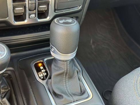 Used 2024 Jeep Wrangler Unlimited Sport AWD/4WD image 32