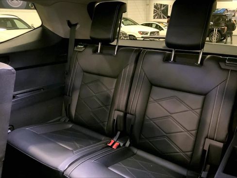 Used 2024 Volkswagen Atlas SE w/ Panoramic Sunroof Package image 31