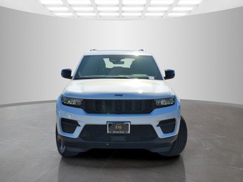 New 2025 Jeep Grand Cherokee Altitude w/ Trailer Tow Package image 2