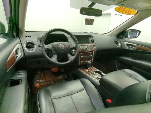 Used 2019 Nissan Pathfinder Platinum AWD/4WD image 27