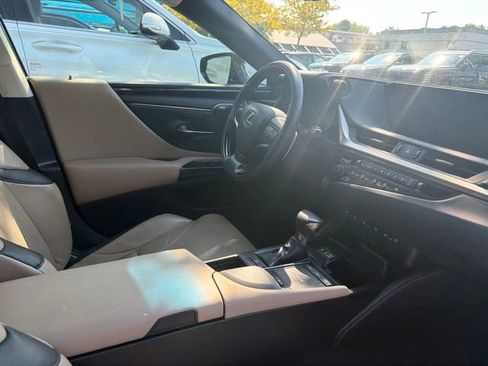 Used 2019 Lexus ES 350 Ultra Luxury w/ Accessory Package 2 FWD image 14