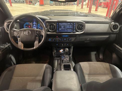 Used 2021 Toyota Tacoma TRD Sport AWD/4WD image 10