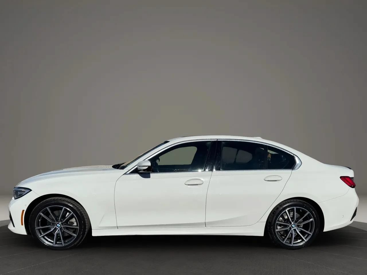 Used 2021 BMW 330i xDrive Sedan AWD/4WD image 11