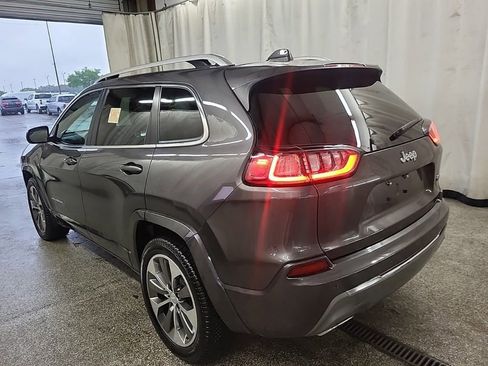 Used 2019 Jeep Cherokee Overland w/ Technology Group image 3