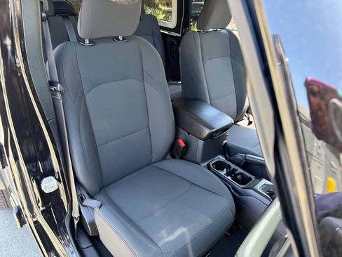 Used 2023 Jeep Wrangler Unlimited Sport AWD/4WD image 25