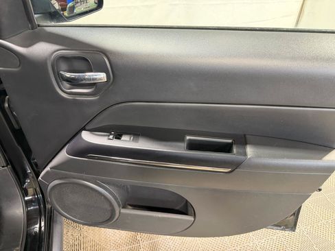 Used 2012 Jeep Patriot Limited w/ Sun/Sound Group AWD/4WD image 14