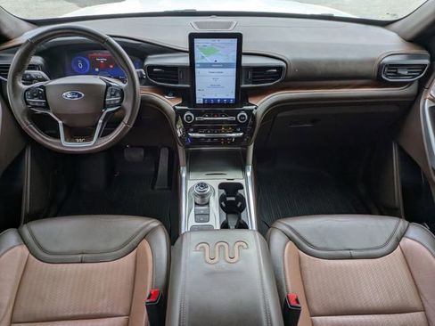 Used 2021 Ford Explorer King Ranch w/ Premium Technology Package RWD image 18