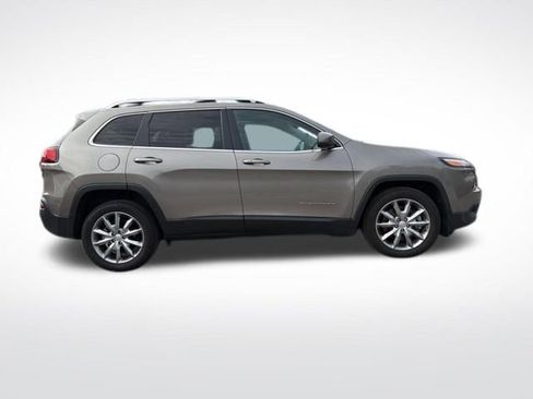 Used 2018 Jeep Cherokee Limited image 4
