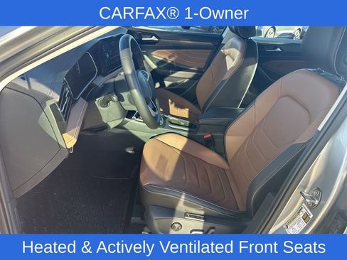 Used 2025 Volkswagen Jetta SEL image 12