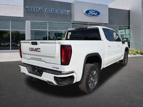 Used 2025 GMC Sierra 1500 AT4 image 5
