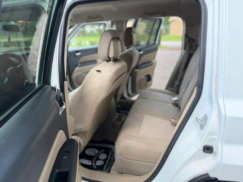 Used 2015 Jeep Patriot Sport w/ Power Value Group FWD image 4