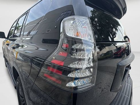 Used 2023 Lexus GX 460 Premium w/ Accessory Package AWD/4WD image 42