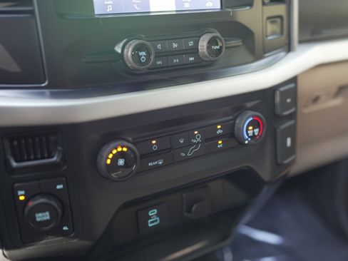 Used 2023 Ford F150 XLT image 15