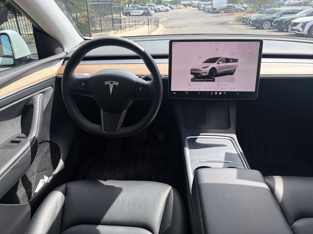 Used 2023 Tesla Model Y Long Range AWD/4WD image 29
