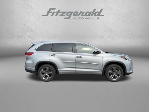Used 2019 Toyota Highlander Limited Platinum AWD/4WD image 9