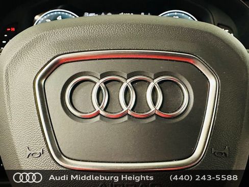 Certified 2025 Audi Q7 2.0T Premium w/ Convenience Plus Package AWD/4WD image 19