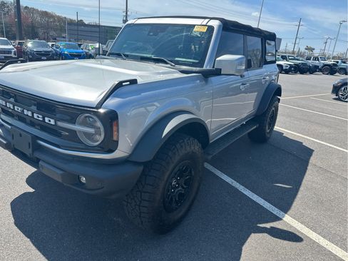 Used 2021 Ford Bronco Outer Banks w/ Sasquatch Package AWD/4WD image 6