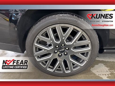 Used 2025 GMC Yukon XL Denali Ultimate AWD/4WD image 15
