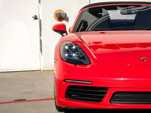 Used 2017 Porsche 718 Boxster image 33
