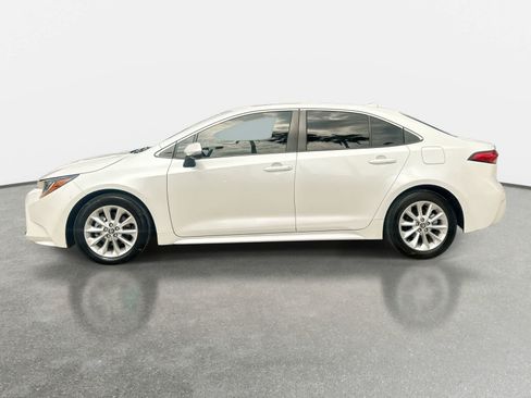 Used 2022 Toyota Corolla XLE FWD image 4