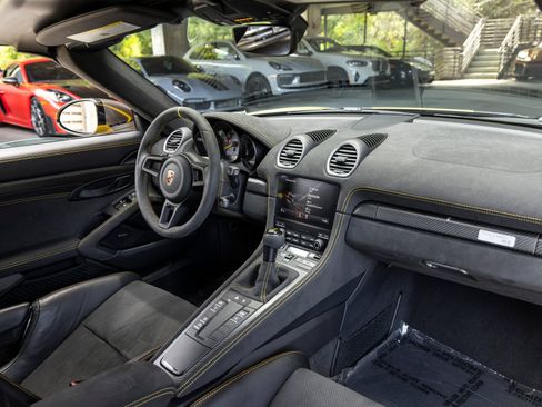 Certified 2025 Porsche 718 Boxster Spyder RS RWD image 67