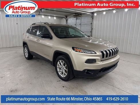 Used 2015 Jeep Cherokee Latitude w/ Comfort/Convenience Group AWD/4WD image 7