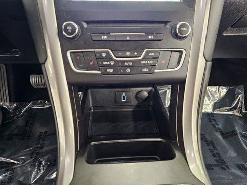 Used 2018 Ford Fusion SE w/ Equipment Group 602A FWD image 19