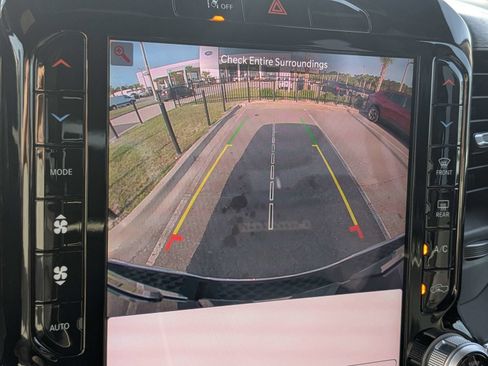 Used 2025 RAM 1500 Laramie AWD/4WD image 23