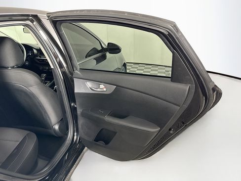 Used 2023 Kia Forte LXS image 27