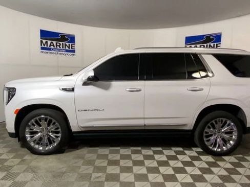 Used 2021 GMC Yukon Denali w/ Denali Premium Package RWD image 7