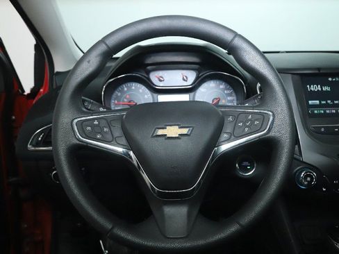 Used 2017 Chevrolet Cruze LT image 18