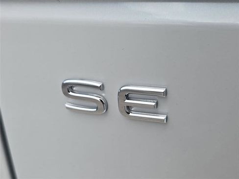 New 2026 Volkswagen Atlas SE image 6