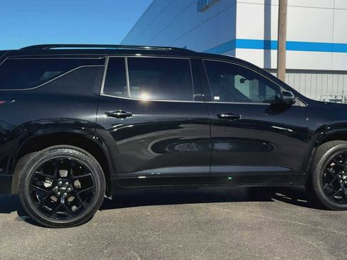 Used 2024 Chevrolet Traverse RS image 4