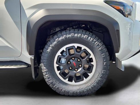 Used 2025 Toyota 4Runner TRD Off-Road Premium AWD/4WD image 6
