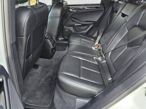 Used 2018 Porsche Macan AWD/4WD image 18