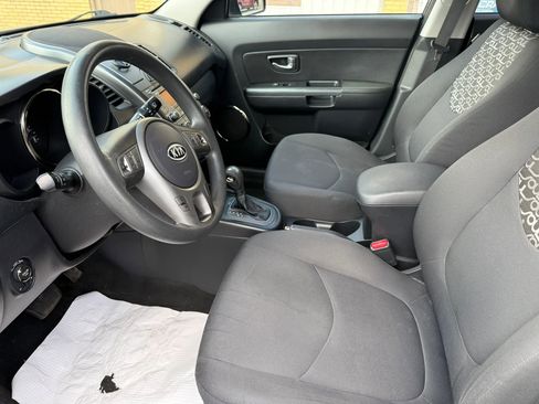 Used 2011 Kia Soul + w/ Audio Pkg FWD image 11