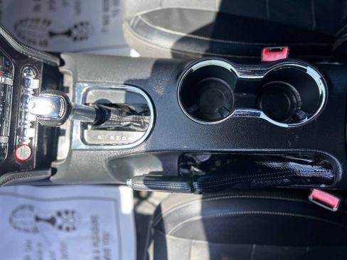 Used 2017 Ford Mustang Premium RWD image 15