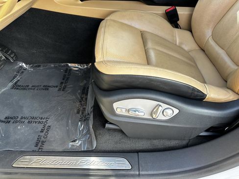 Used 2018 Porsche Cayenne Platinum Edition w/ Premium Package image 29