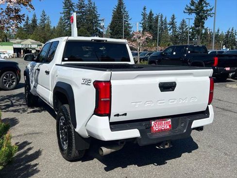 Certified 2024 Toyota Tacoma TRD Off-Road AWD/4WD image 9