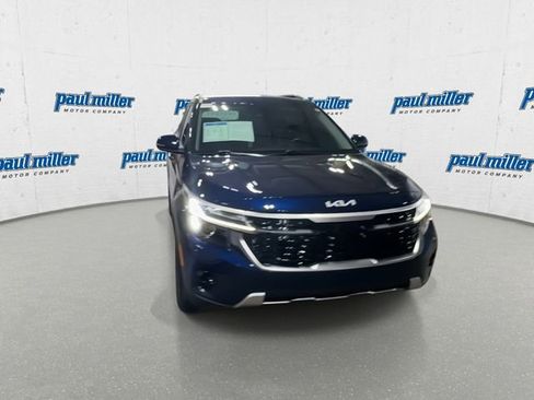 Used 2024 Kia Seltos EX AWD/4WD image 3