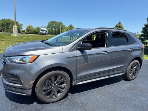 Used 2022 Ford Edge SE w/ Black Appearance Package AWD/4WD image 3