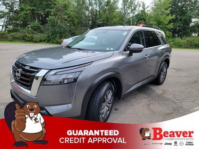 Certified 2025 Nissan Pathfinder SV