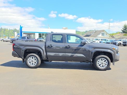 New 2026 Toyota Tacoma SR5 AWD/4WD image 7