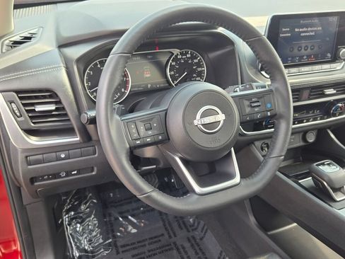 Used 2024 Nissan Rogue SV w/ SV Premium Package AWD/4WD image 25