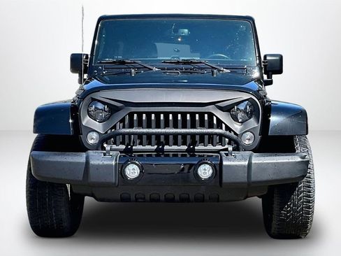 Used 2016 Jeep Wrangler Unlimited Sahara w/ Dual Top Group AWD/4WD image 2