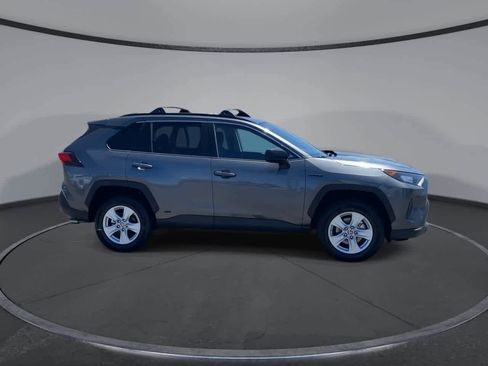 Certified 2021 Toyota RAV4 LE AWD/4WD image 2